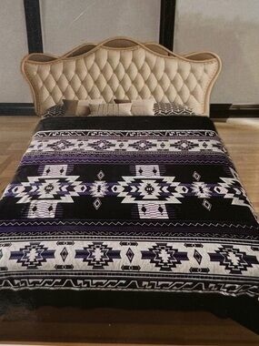 New Queen size thick flannel blanket Aztec print southwestern colorful